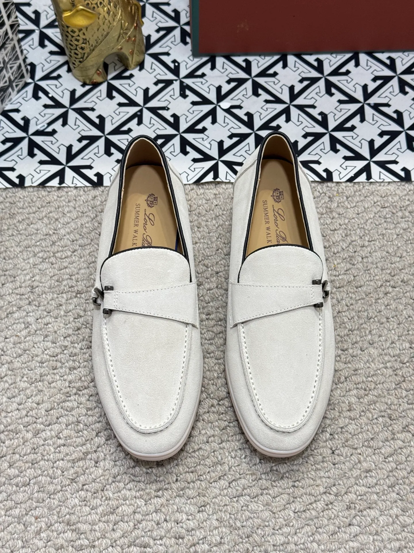 Men's men's shoes 💰380 [New model] 🍓🍓Loro Piana - LP couple model. The new moccasins are made of water-repellent treated suede uppers with rubber soles, a classic. The complex craftsmanship and meticulous structure make the shoes light and soft, allowing you to walk comfortably and freely. Perfect for wearing at the beach or out in the water during the summer. Size: 35-44 (45 customized MH)